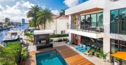 Warm and Modern House with Incomparable Luxuries