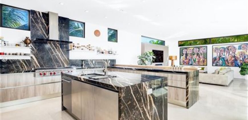 Warm and Modern House with Incomparable Luxuries
