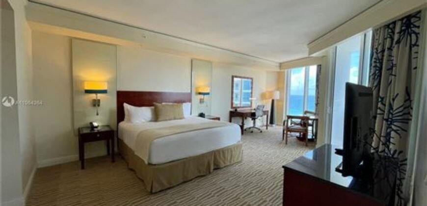 Beachfront apartment in Marenas