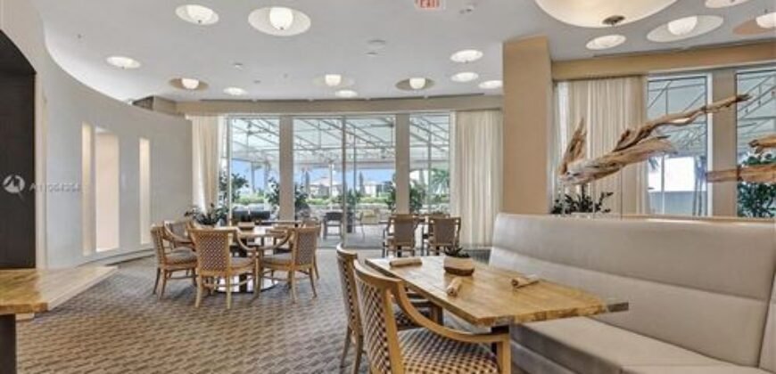 Beachfront apartment in Marenas
