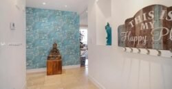 Elegante Condominio Renovado está Disponible