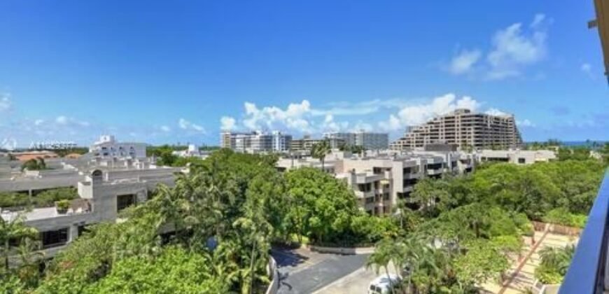 Elegante Condominio Renovado está Disponible
