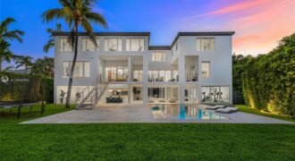 Moderna Casa con Espectacular Vista