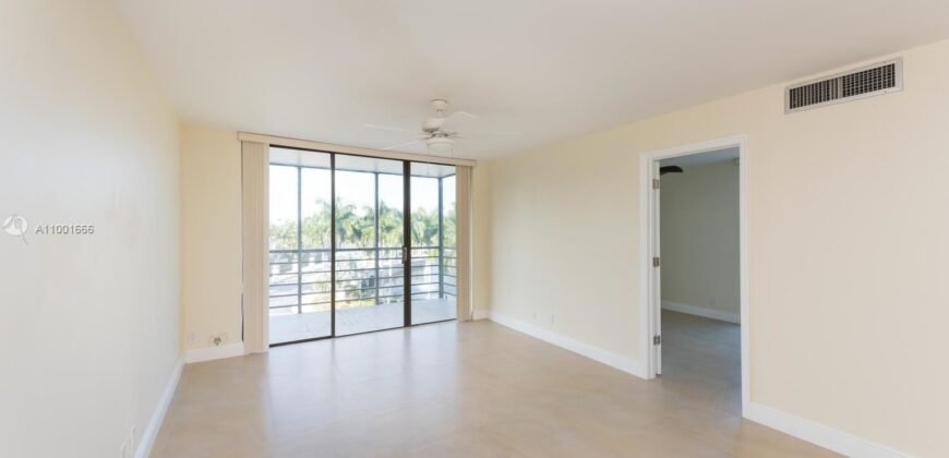 Spacious very modern condo