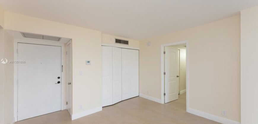 Spacious very modern condo