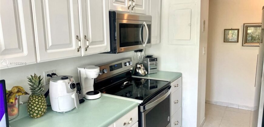 Fantastic value for a 2/2 in prestigious Sunny Isles Beach.