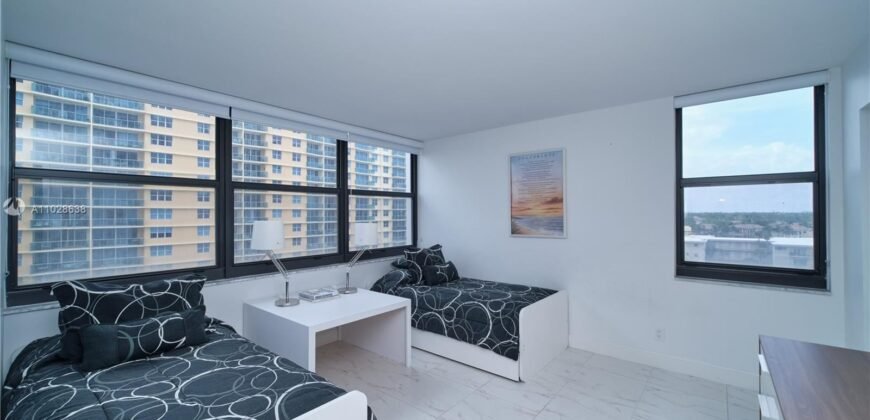 Spectacular Sea and City Views from this Apartment
