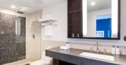 Excellent condo-hotel in the heart of Sunny Isles Beach