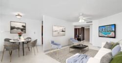 Hermoso Condominio de 2 Habitaciones con una Amplia Sala de estar.