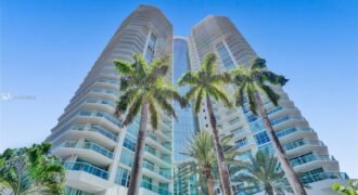 Beautiful 2 Bedroom Condo with a Spacious Living Room.