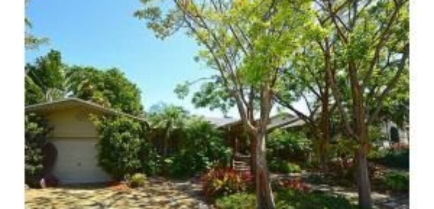 ¡Casa con Carácter Sobresaliente en Quintessential Rio Vista!