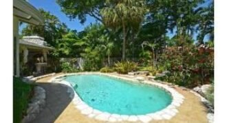 ¡Casa con Carácter Sobresaliente en Quintessential Rio Vista!