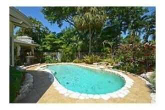 ¡Casa con Carácter Sobresaliente en Quintessential Rio Vista!
