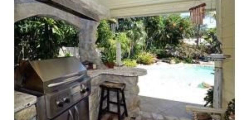 ¡Casa con Carácter Sobresaliente en Quintessential Rio Vista!
