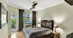 Condominio en el Primer Piso Completamente Remodelado