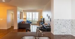 Viva en la exclusiva isla privada de Brickell Key.