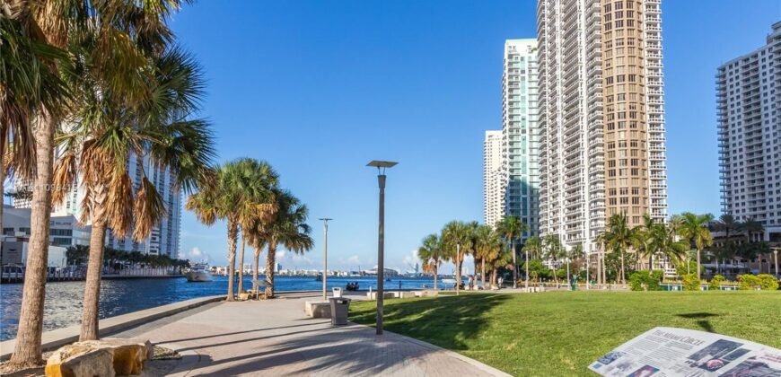 Luxury Condo with Brickell