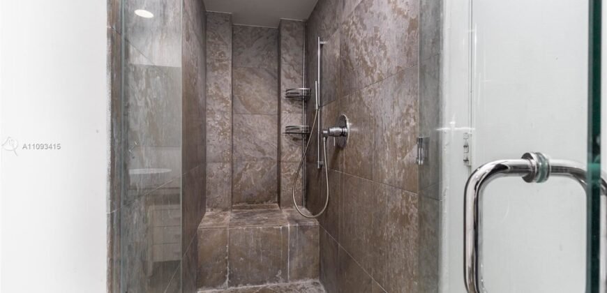 Luxury Condo with Brickell