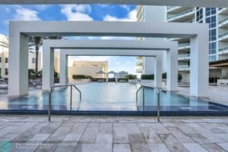 Gran Oportunidad de Poseer una Residencia en Esquina