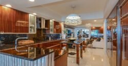¡Millones de $ gastados en esta residencia de súper lujo en Trump Hollywood!