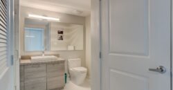 Pristine Sunny Isles Condo con una Vista Espectacular