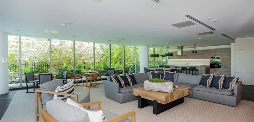Enjoy the Breeze of this Spectacular Oceanfront Condo!